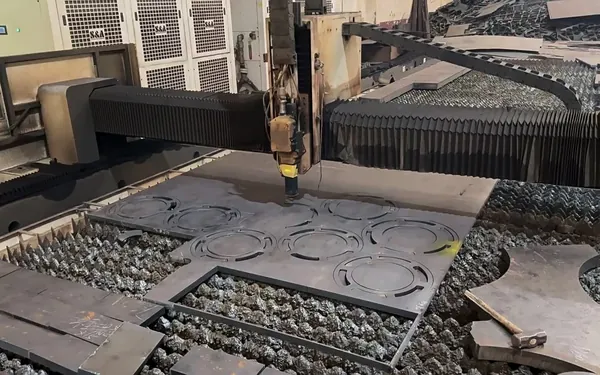Multi-head CNC flame cutting of thick steel plate