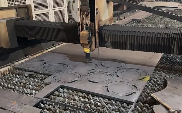 High-definition plasma cutting of carbon and stainless plate