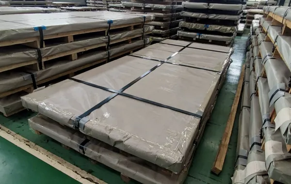 Ship plate pre-treatment and priming line